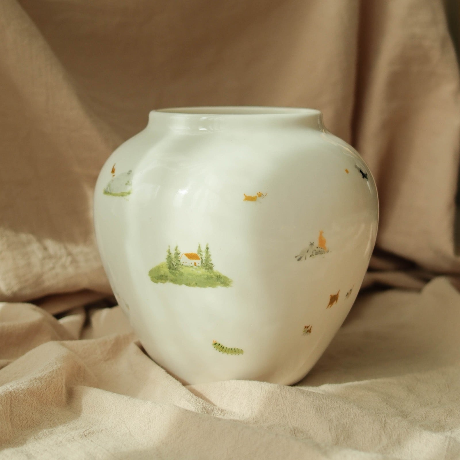 A Tea Party for Small Things - Vase (Panoramic)