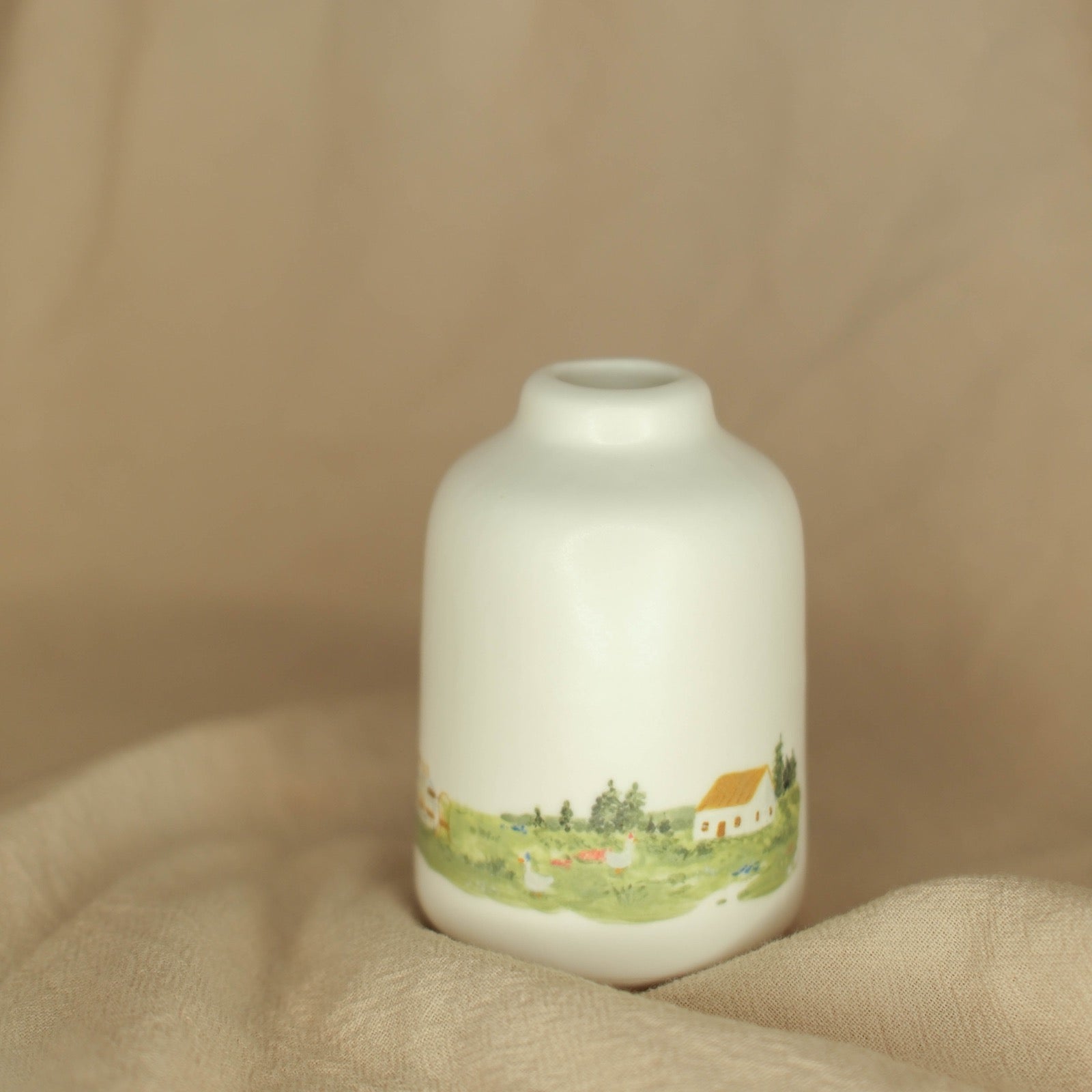 A Tea Party with a Mountain View - Vase (Panoramic)