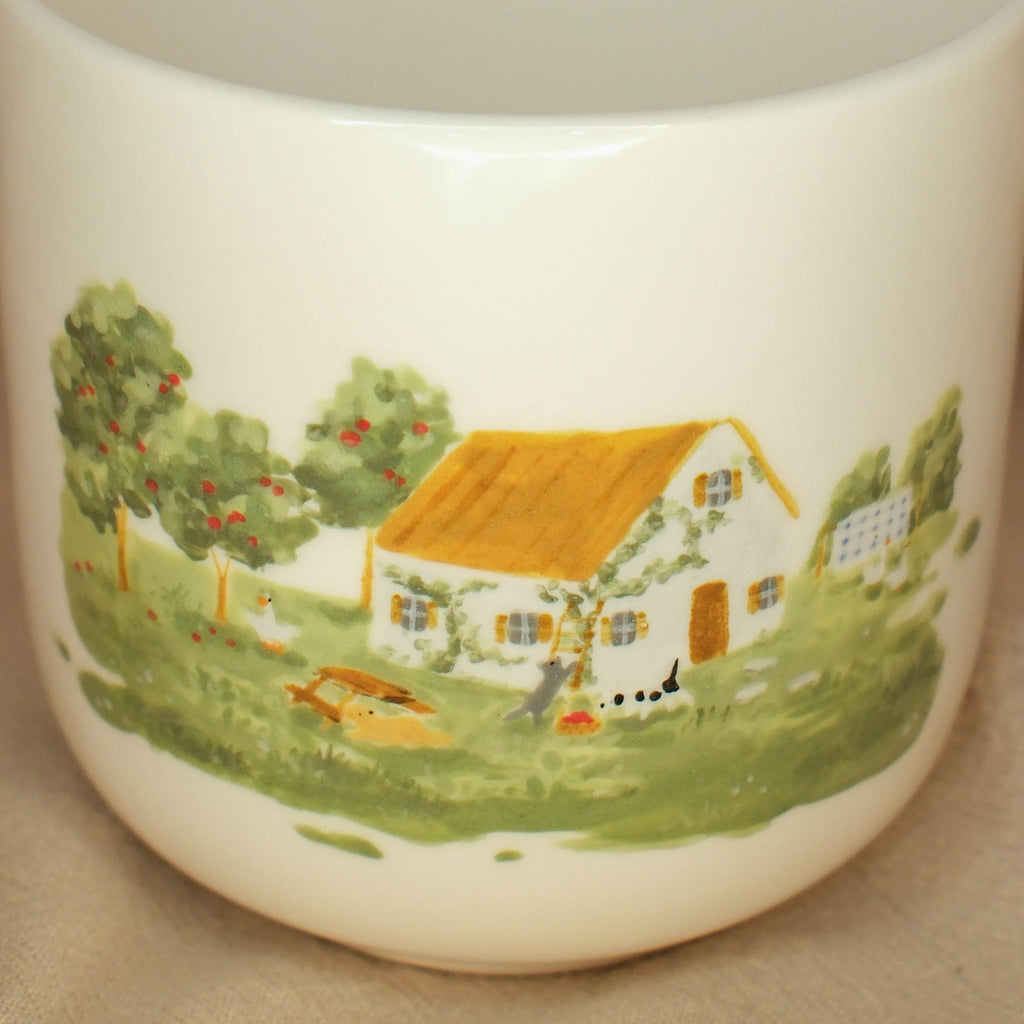 Right Outside the House - Cup