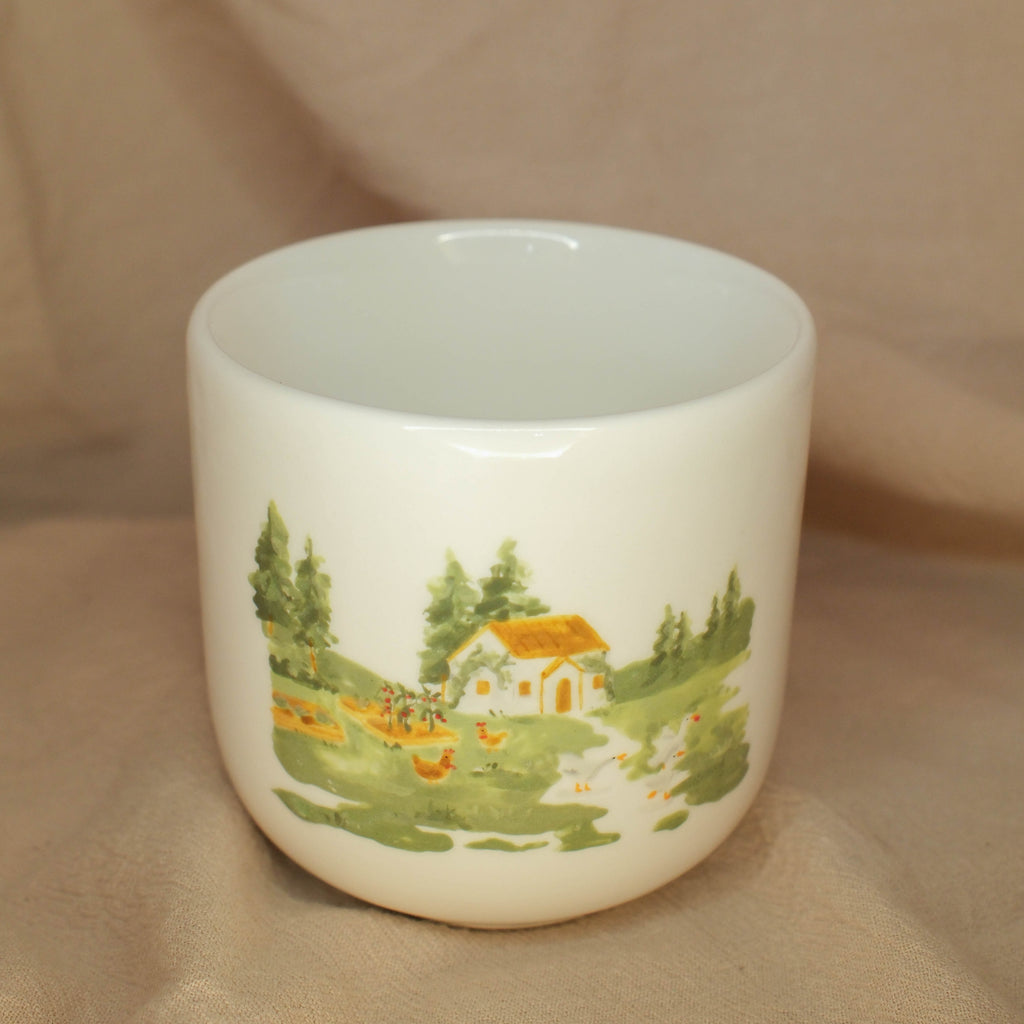 The Great Apple Escape - Cup