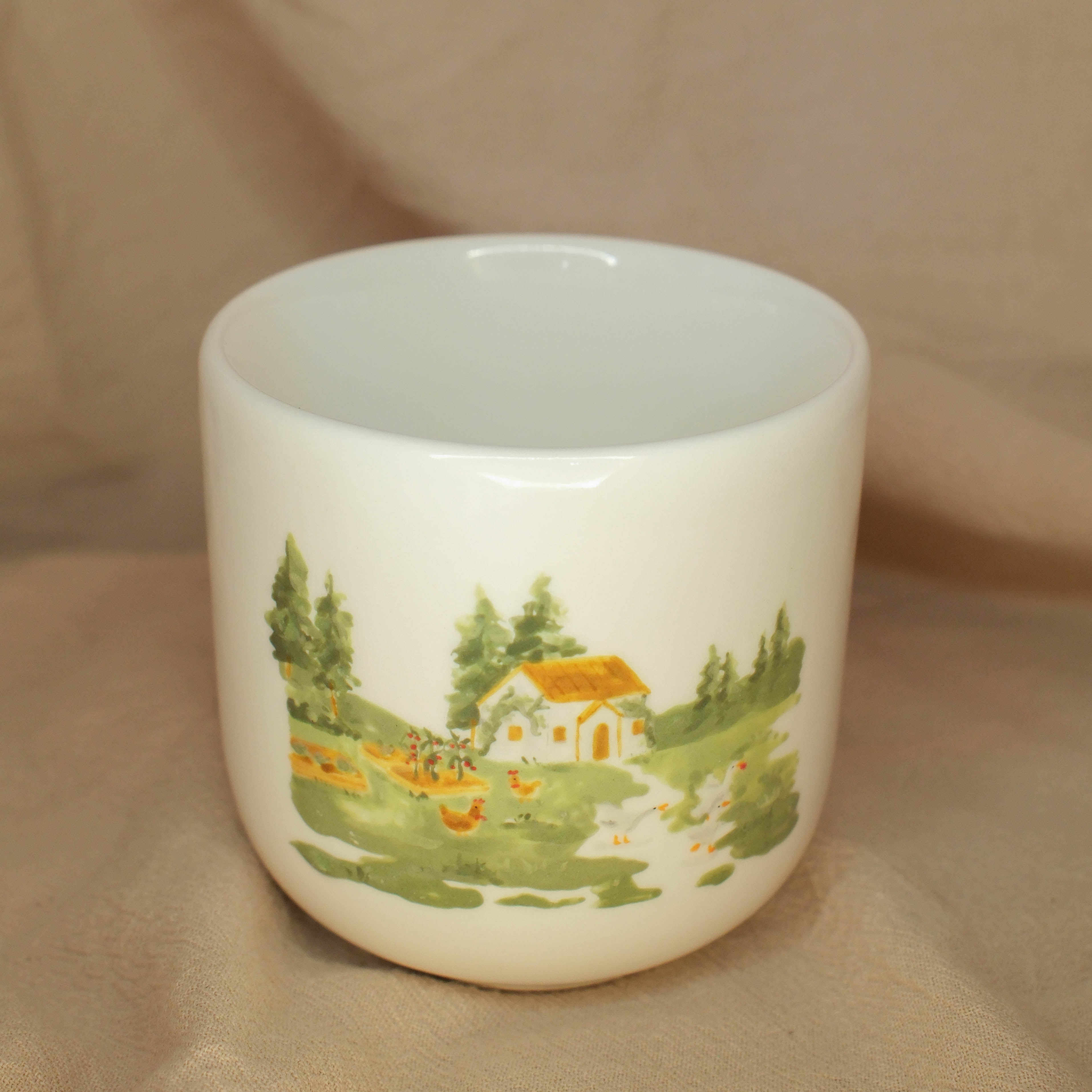 The Great Apple Escape - Cup