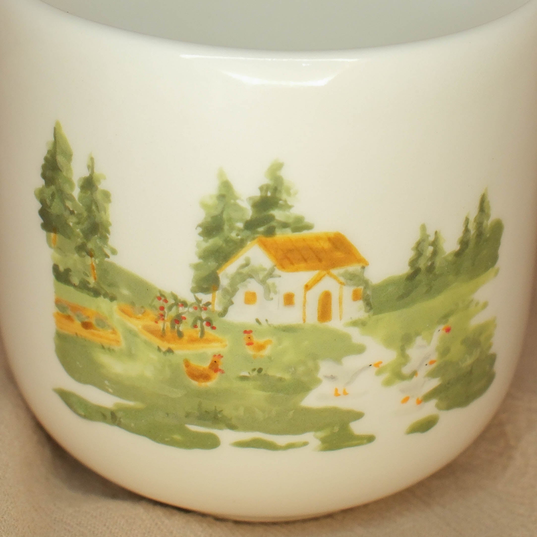 The Great Apple Escape - Cup