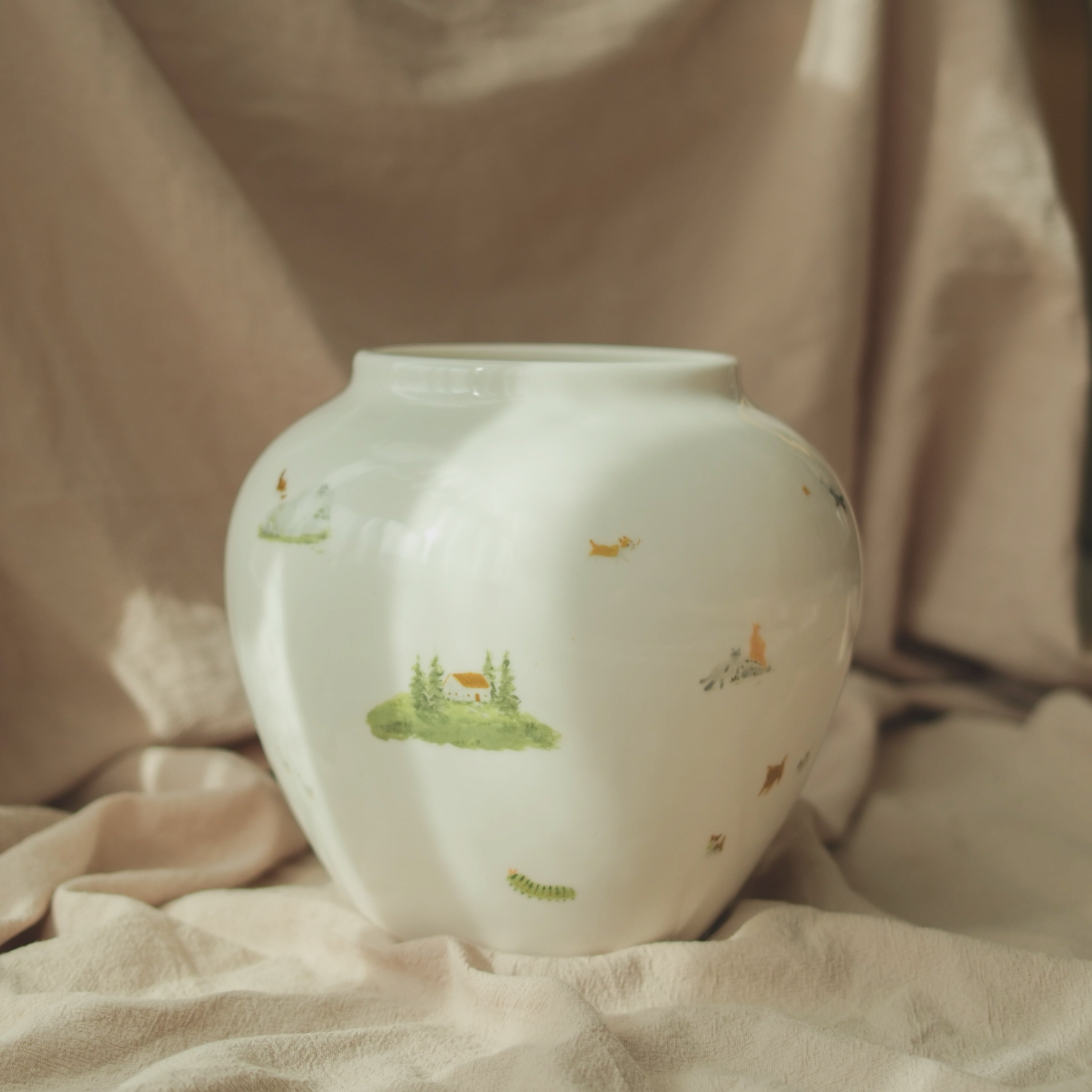 A Tea Party for Small Things - Vase (Panoramic)